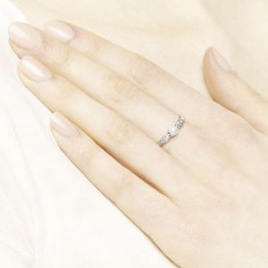 Pandora Luminous Leaves Pearl Ring